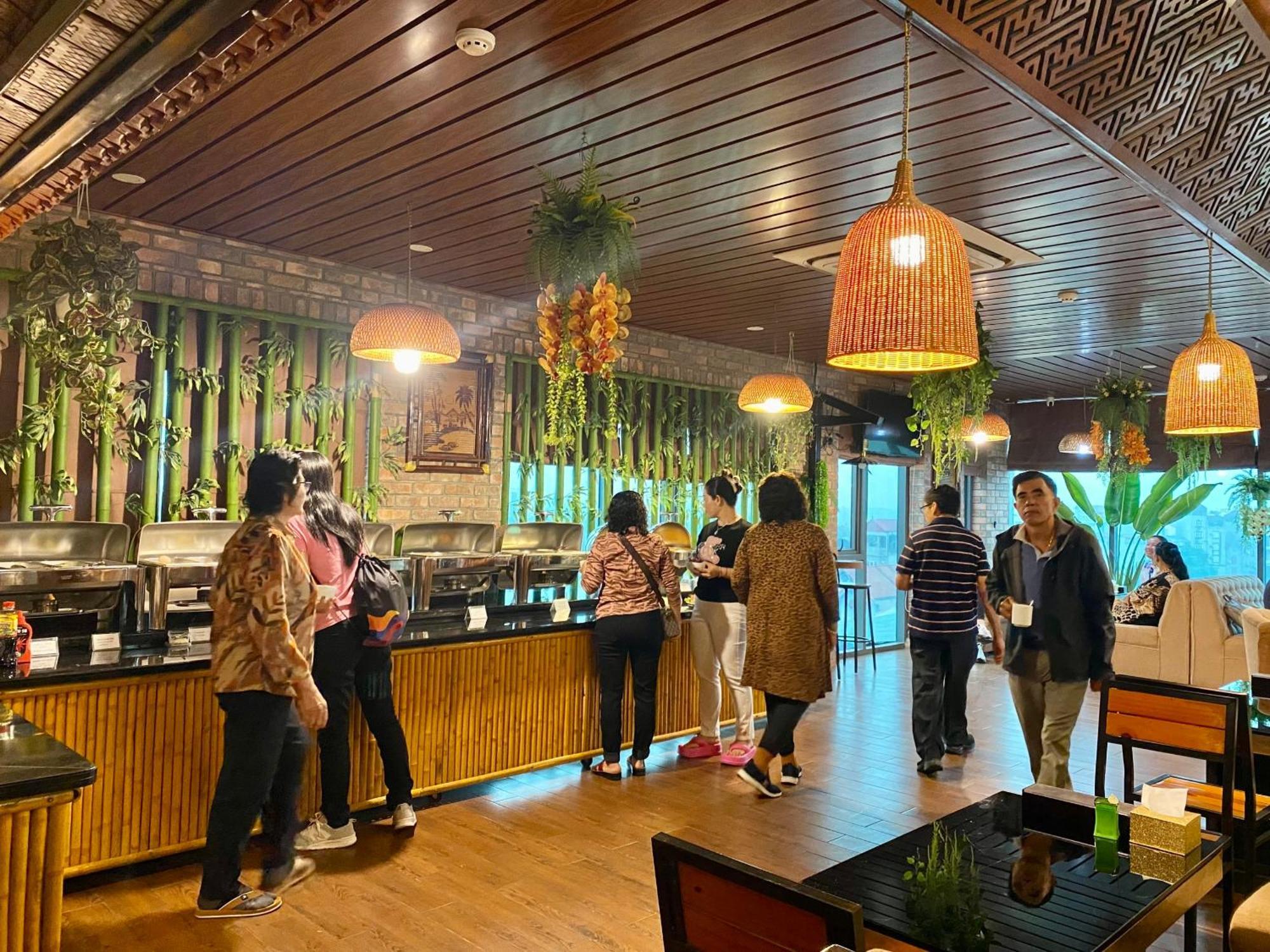 Kawasaki Noi Bai Airport Hotel Екстериор снимка
