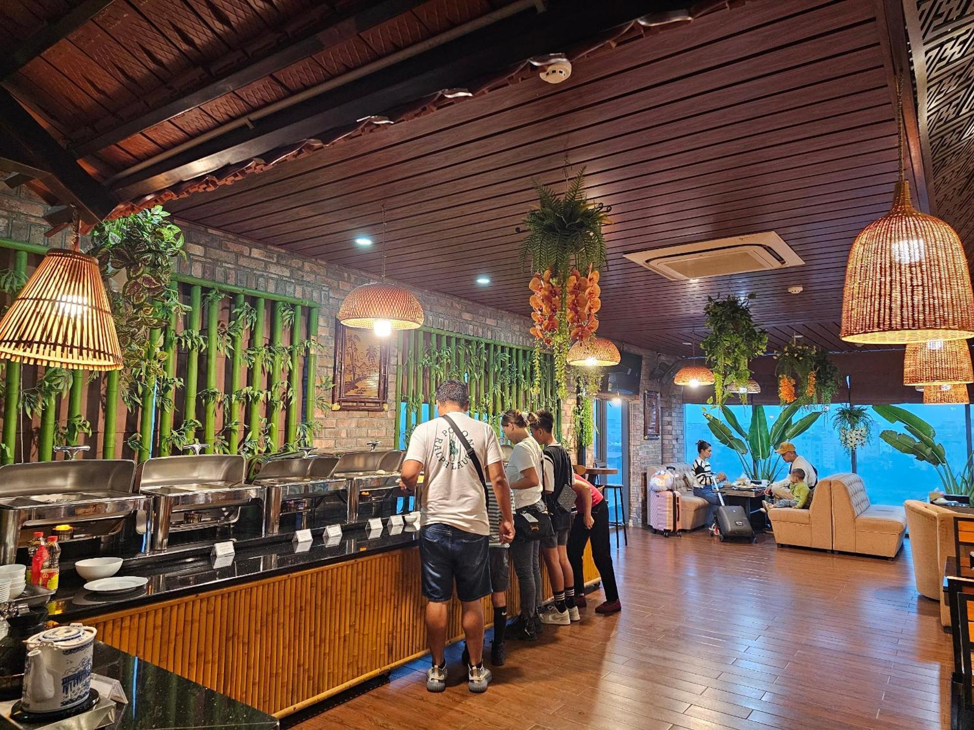 Kawasaki Noi Bai Airport Hotel Екстериор снимка