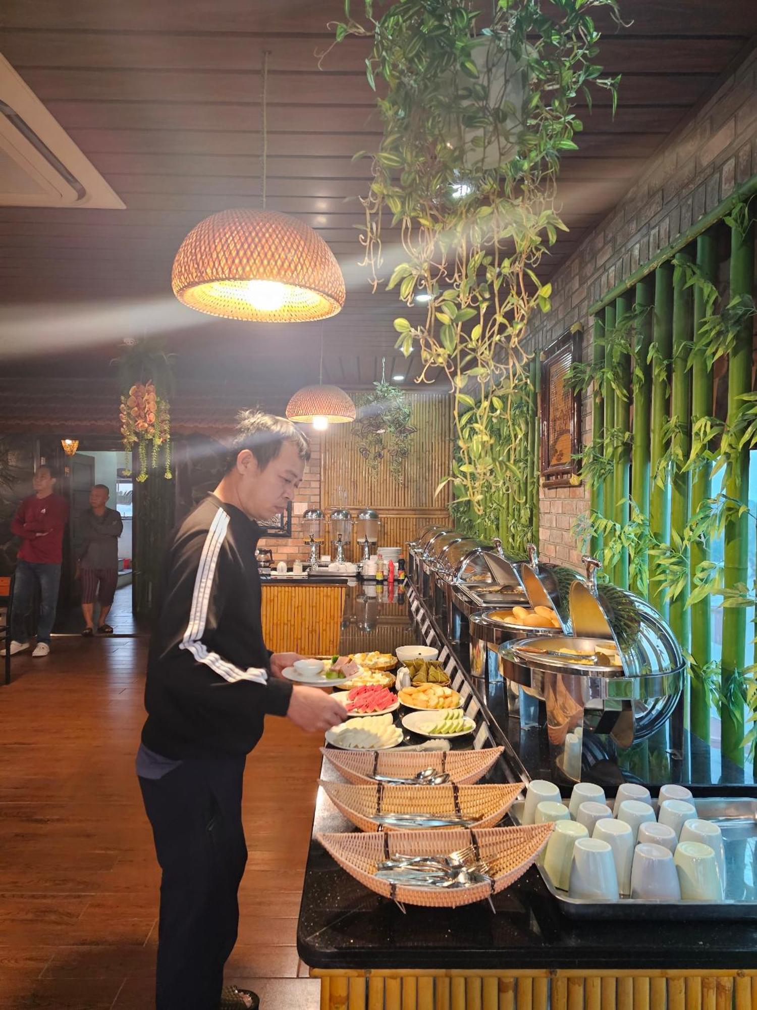 Kawasaki Noi Bai Airport Hotel Екстериор снимка