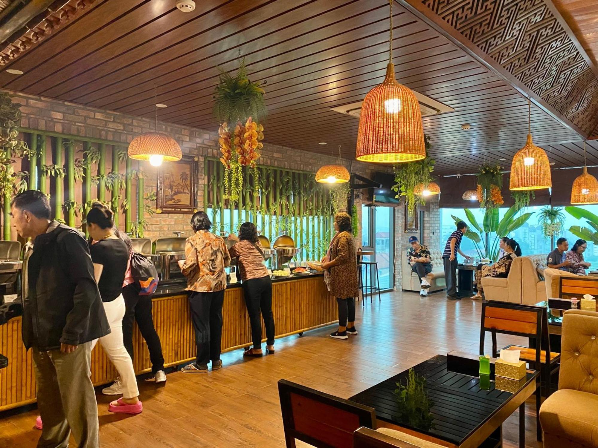 Kawasaki Noi Bai Airport Hotel Екстериор снимка