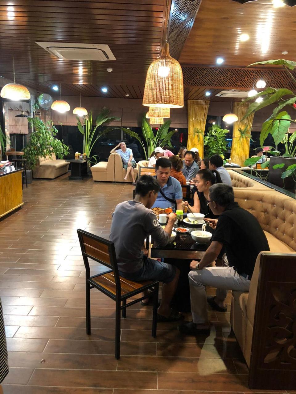 Kawasaki Noi Bai Airport Hotel Екстериор снимка